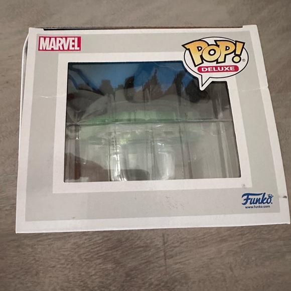 Funko Pop! Deluxe Spider-Man Madame Web Figure - Picture 2 of 4